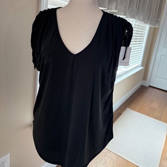 GREEN ENVELOPE TIE SHOULDER BLOUSE NWT - Picture 4 of 6